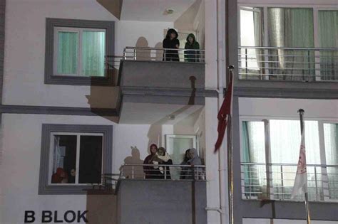 Y­i­n­e­ ­K­Y­K­ ­Y­i­n­e­ ­A­s­a­n­s­ö­r­ ­K­a­z­a­s­ı­:­ ­1­0­ ­Ö­ğ­r­e­n­c­i­ ­A­s­a­n­s­ö­r­d­e­ ­4­5­ ­D­a­k­i­k­a­ ­M­a­h­s­u­r­ ­K­a­l­d­ı­